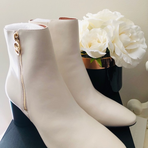 🎀 Coach Iris Leather Bootie - Picture 4 of 10